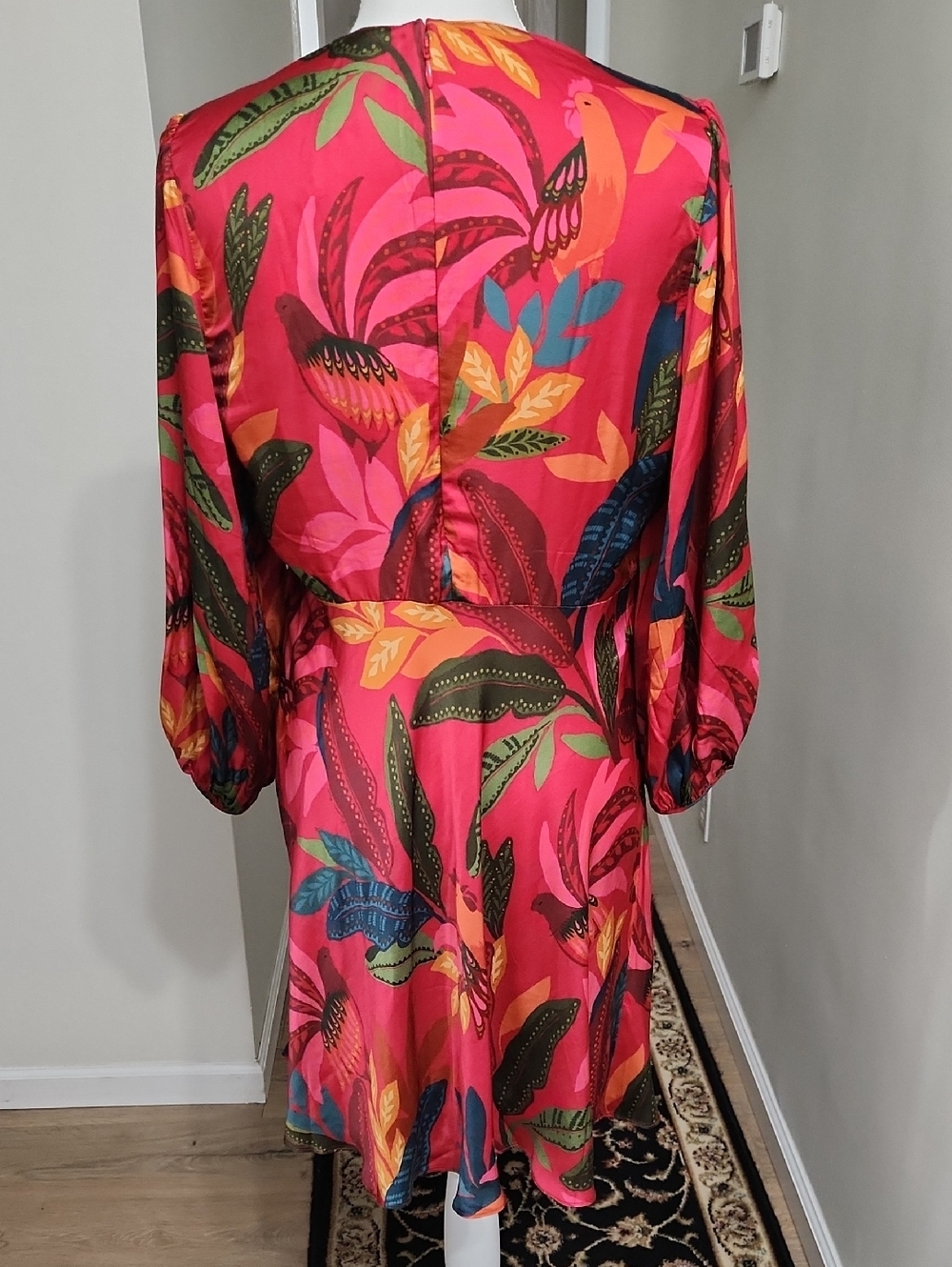 FARM Rio Red Rooster Leaves Cut Out Satin Dress Long Sleeve Mini Size L - Picture 12 of 17